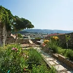 House Gajarda Vila Rab Town
