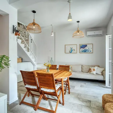 House Gajarda Rab Town