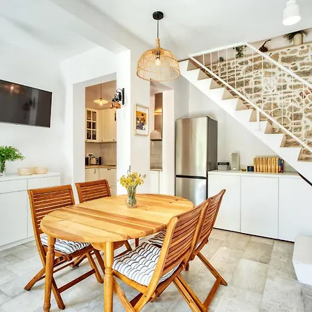 House Gajarda Villa *