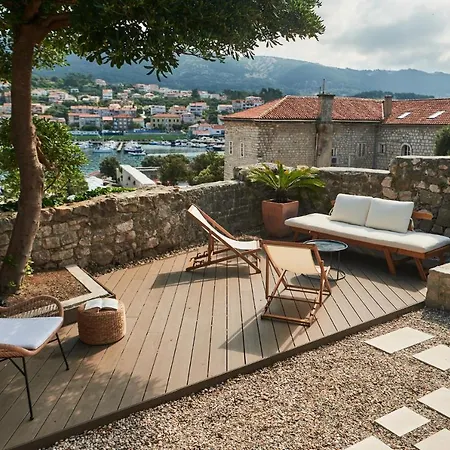 House Gajarda Rab Town